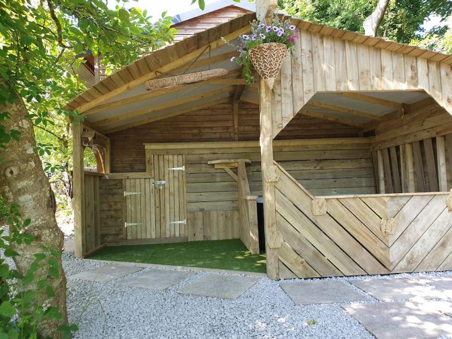 The Bothy Near Tenby, Big Projector Screen, Four-Poster Bed, On-Site Hot Tub Access Via Spa Pack, Breakfast Екстериор снимка