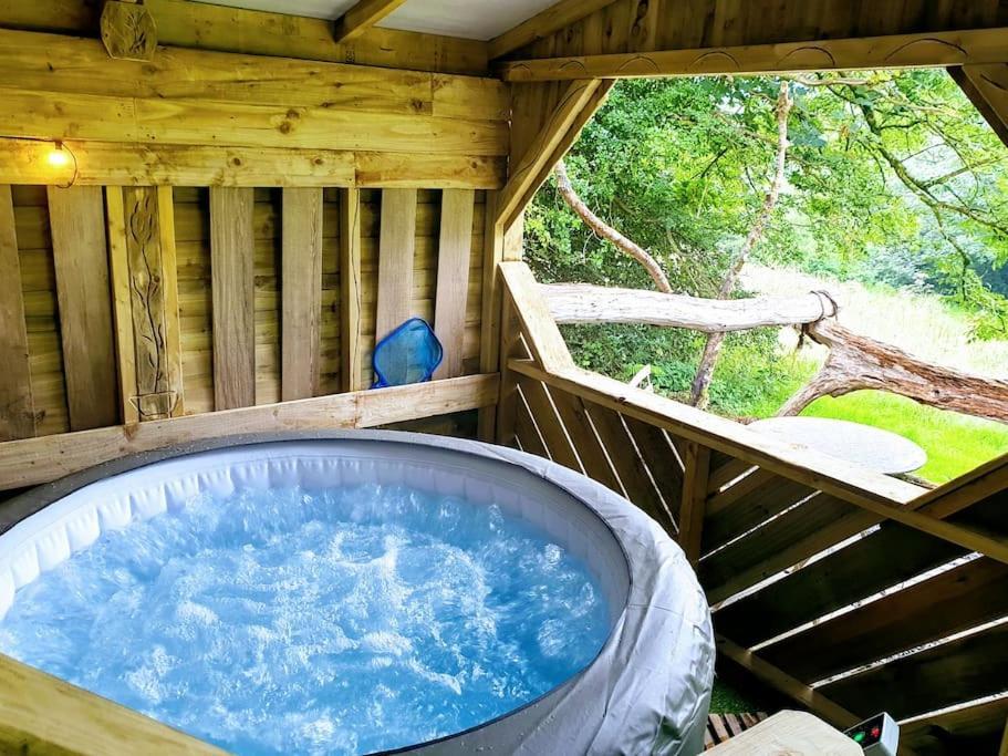 The Bothy Near Tenby, Big Projector Screen, Four-Poster Bed, On-Site Hot Tub Access Via Spa Pack, Breakfast Екстериор снимка