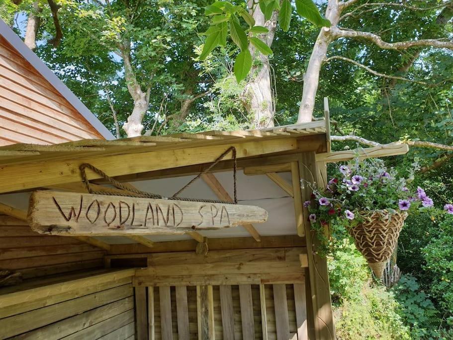 The Bothy Near Tenby, Big Projector Screen, Four-Poster Bed, On-Site Hot Tub Access Via Spa Pack, Breakfast Екстериор снимка