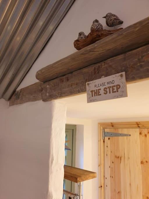 The Bothy Near Tenby, Big Projector Screen, Four-Poster Bed, On-Site Hot Tub Access Via Spa Pack, Breakfast Екстериор снимка
